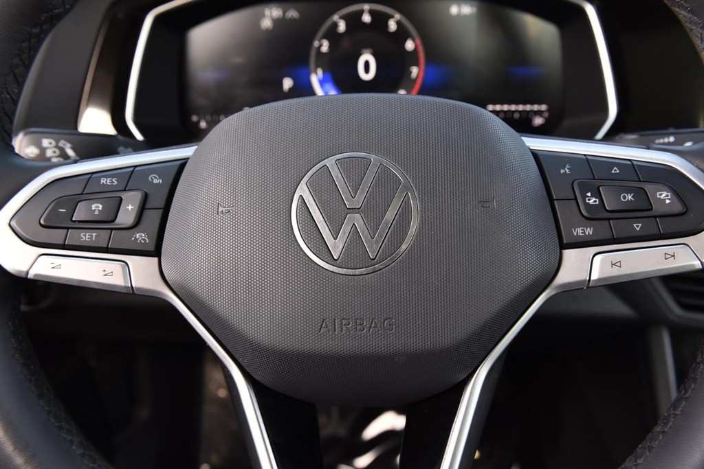 Volkswagen Jetta Vehicle Full-screen Gallery Image 19