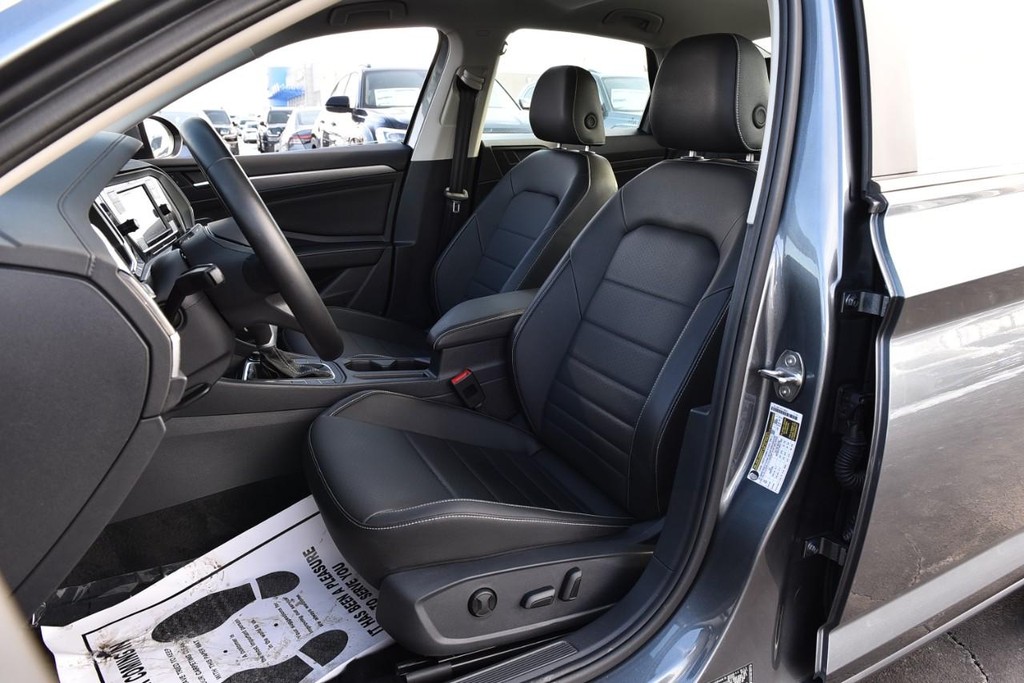 Volkswagen Jetta Vehicle Full-screen Gallery Image 20