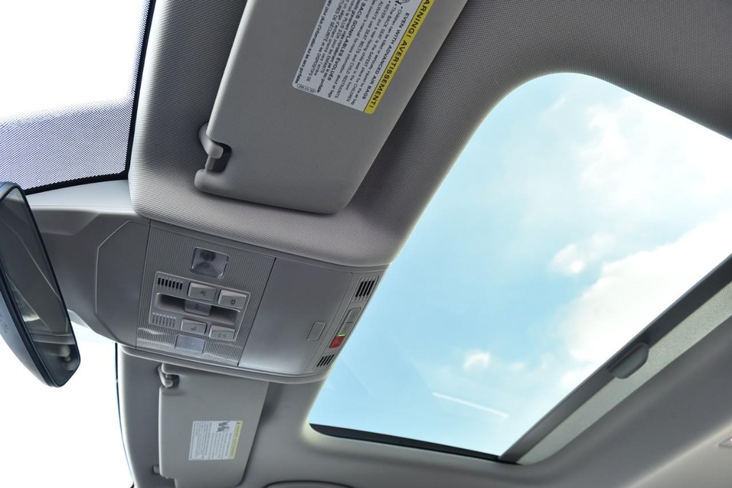 Volkswagen Jetta Vehicle Full-screen Gallery Image 22