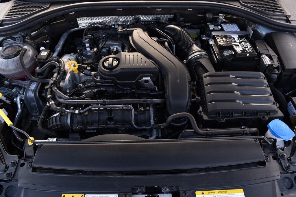 Volkswagen Jetta Vehicle Full-screen Gallery Image 25