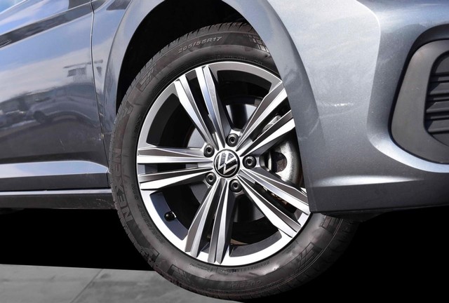 Volkswagen Jetta Vehicle Image 03