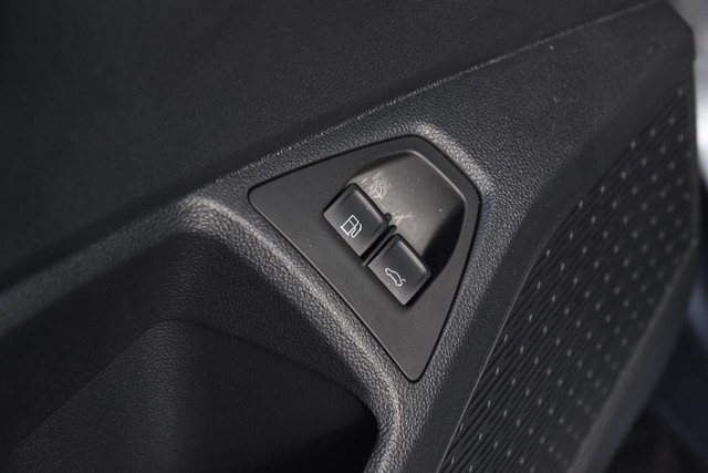 Volkswagen Jetta Vehicle Image 09