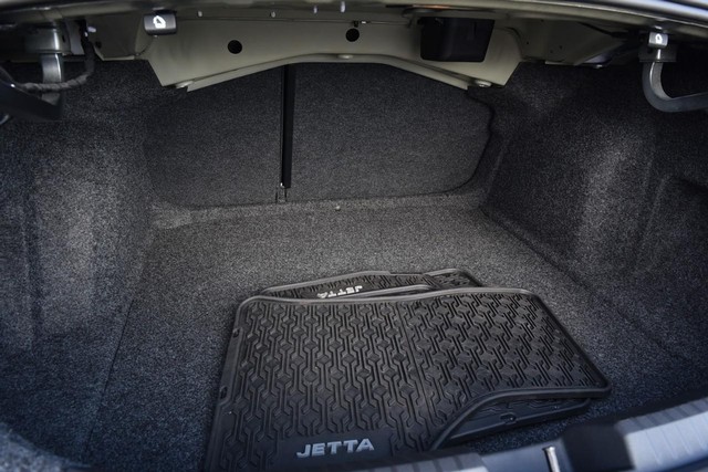 Volkswagen Jetta Vehicle Image 24