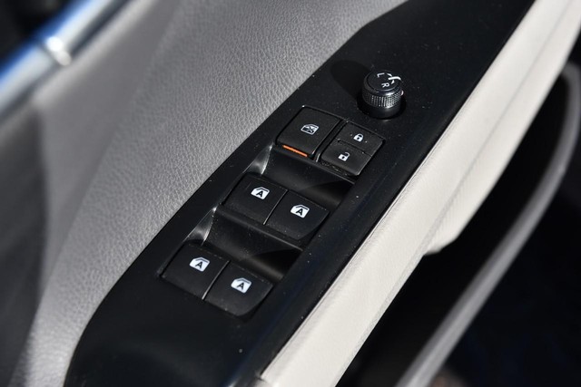 Toyota Camry Vehicle Image 08