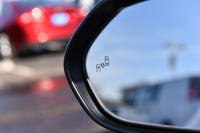 Toyota Camry Vehicle Image 09