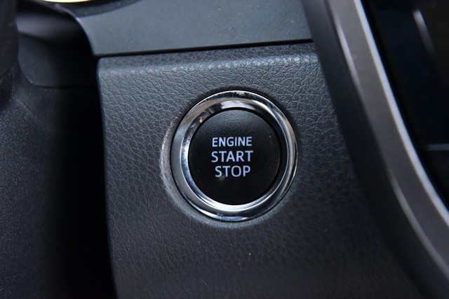 Toyota Camry Vehicle Image 16