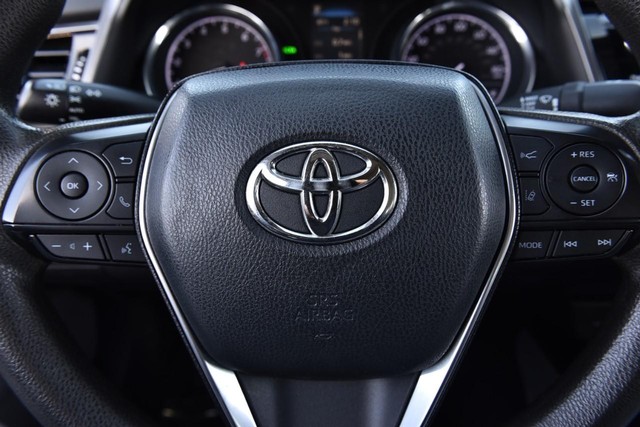 Toyota Camry Vehicle Image 17