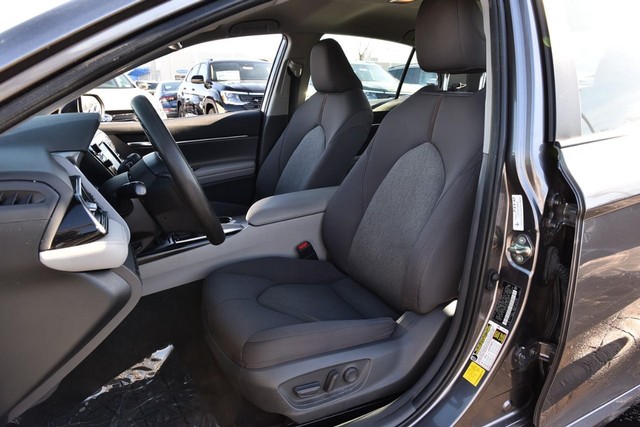 Toyota Camry Vehicle Image 18