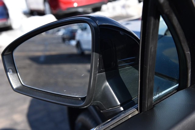 Volkswagen Tiguan Vehicle Image 10