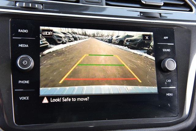 Volkswagen Tiguan Vehicle Image 13