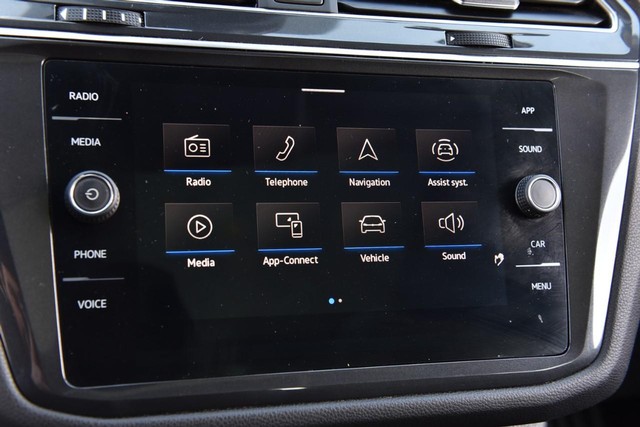 Volkswagen Tiguan Vehicle Image 14