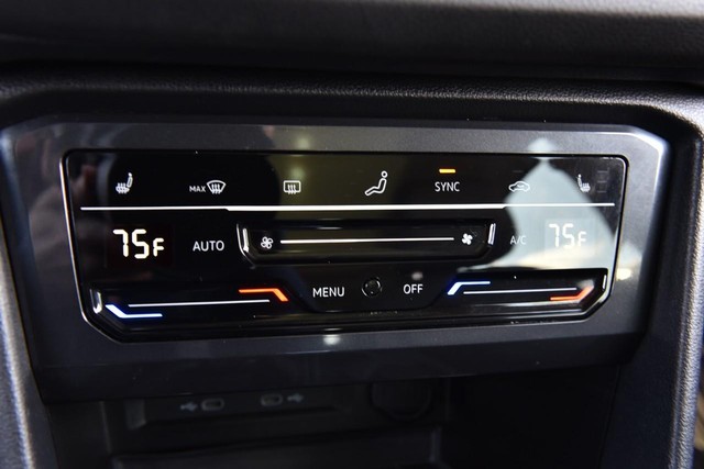 Volkswagen Tiguan Vehicle Image 15