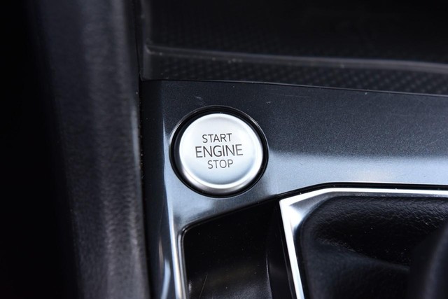 Volkswagen Tiguan Vehicle Image 17