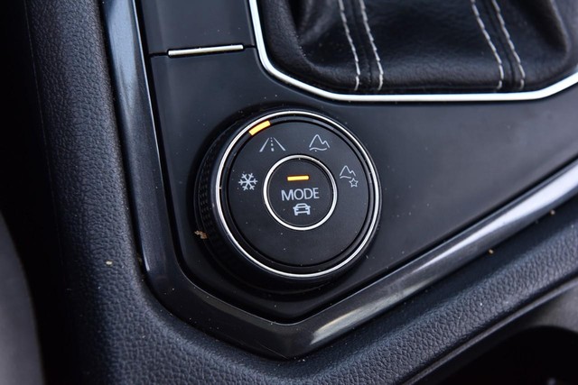 Volkswagen Tiguan Vehicle Image 18