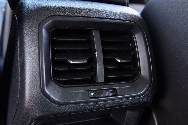 Volkswagen Tiguan Vehicle Image 24