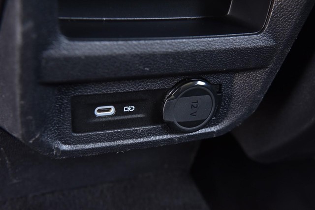 Volkswagen Tiguan Vehicle Image 25