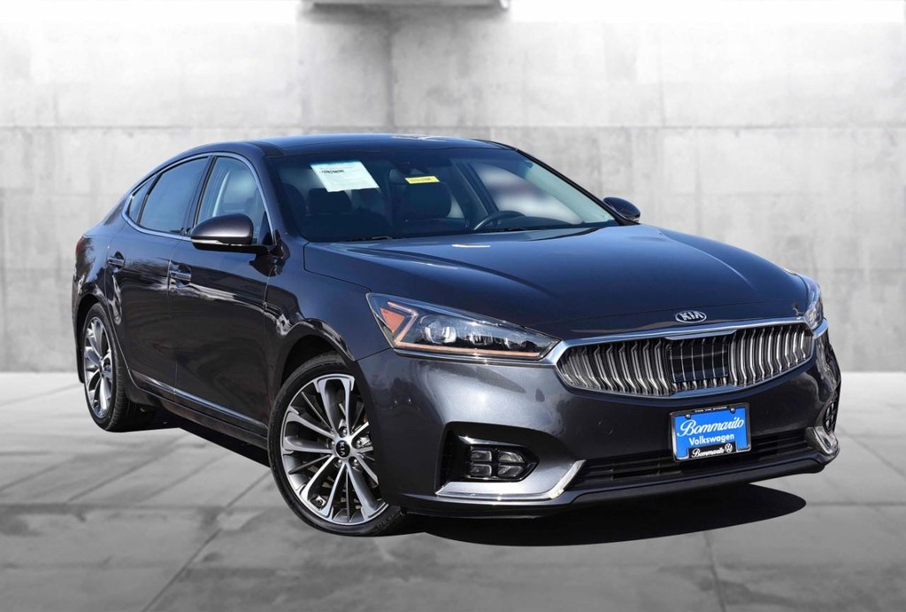 Kia Cadenza Vehicle Full-screen Gallery Image 2