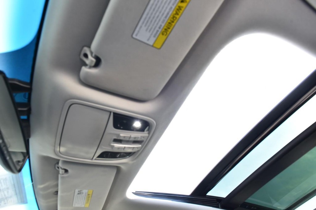 Kia Cadenza Vehicle Full-screen Gallery Image 21