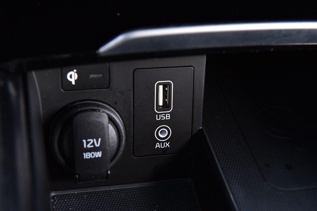 Kia Cadenza Vehicle Image 16