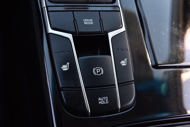 Kia Cadenza Vehicle Image 17