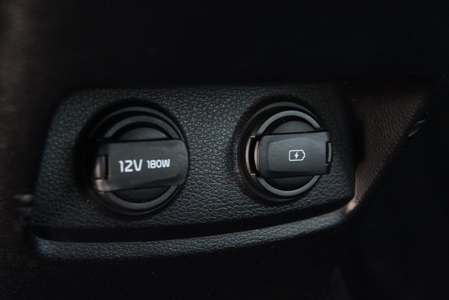 Kia Cadenza Vehicle Image 24