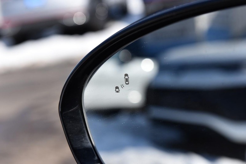 Kia Cadenza Vehicle Image 09