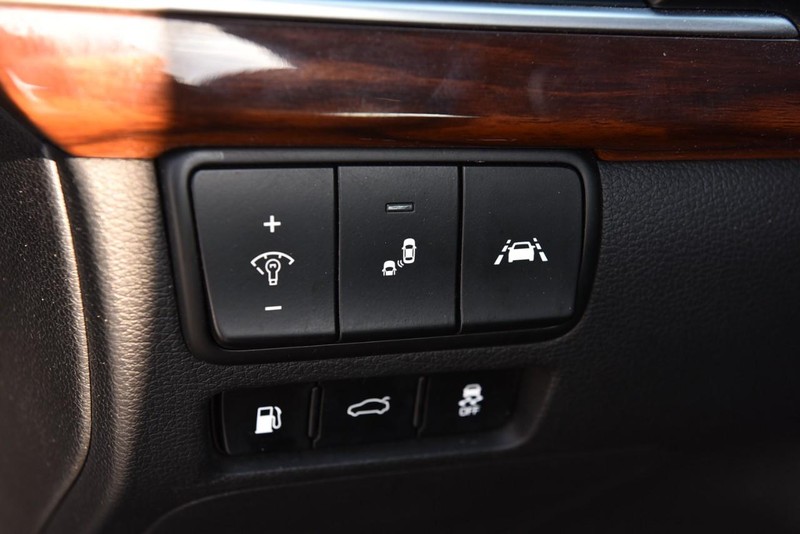 Kia Cadenza Vehicle Image 10