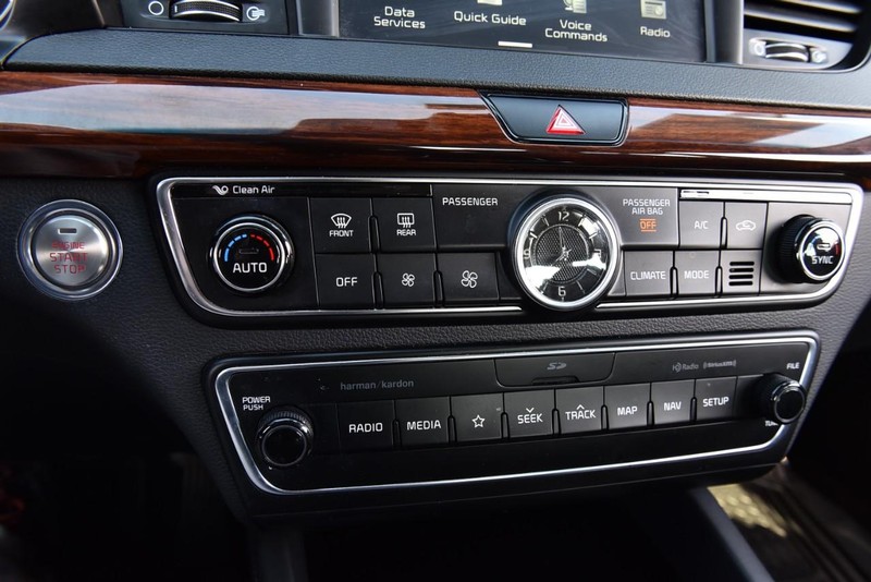 Kia Cadenza Vehicle Image 14