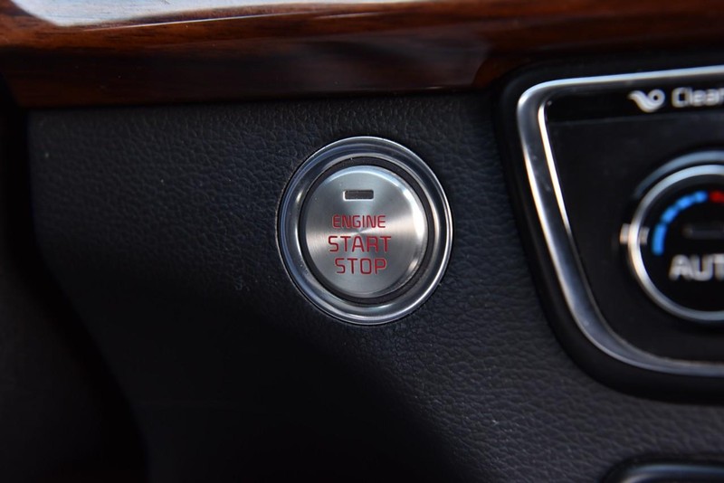 Kia Cadenza Vehicle Image 15