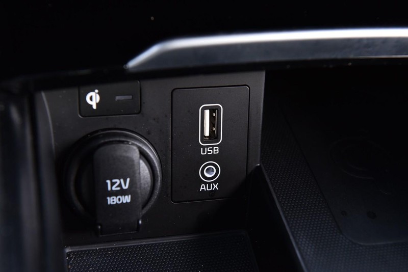 Kia Cadenza Vehicle Image 16