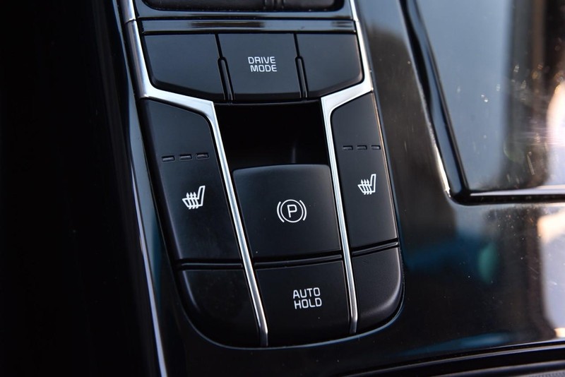 Kia Cadenza Vehicle Image 17