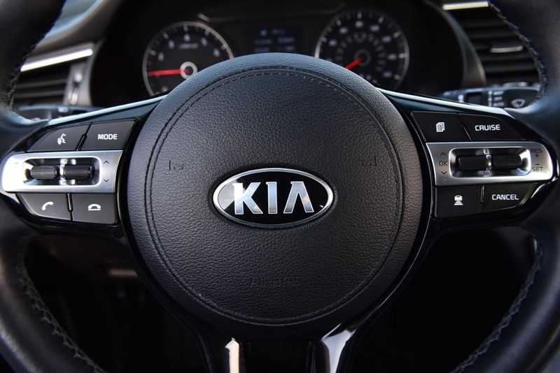 Kia Cadenza Vehicle Image 18