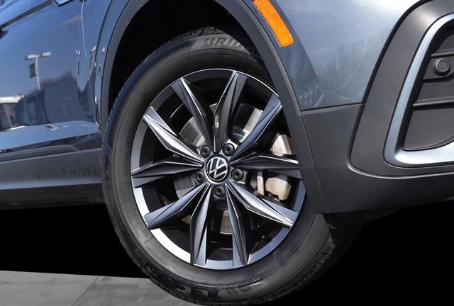 Volkswagen Tiguan Vehicle Image 03