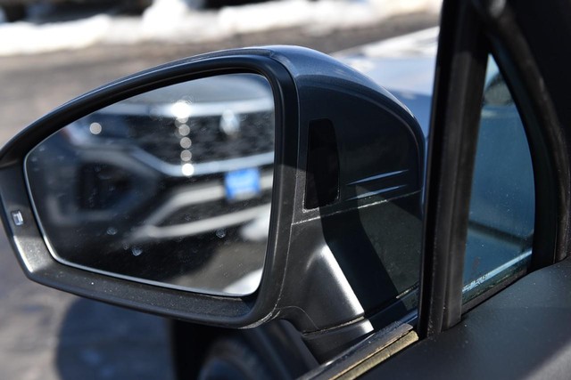 Volkswagen Tiguan Vehicle Image 09