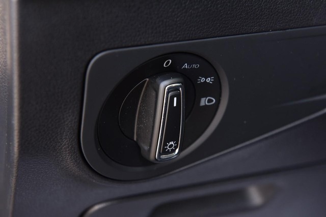 Volkswagen Tiguan Vehicle Image 10