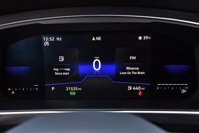 Volkswagen Tiguan Vehicle Image 11