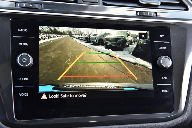 Volkswagen Tiguan Vehicle Image 12