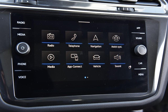 Volkswagen Tiguan Vehicle Image 13