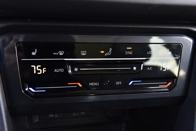 Volkswagen Tiguan Vehicle Image 14