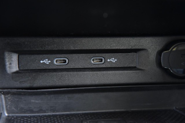 Volkswagen Tiguan Vehicle Image 15