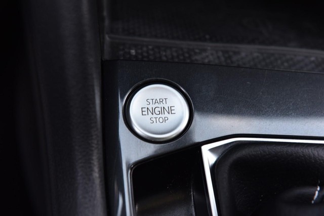 Volkswagen Tiguan Vehicle Image 16