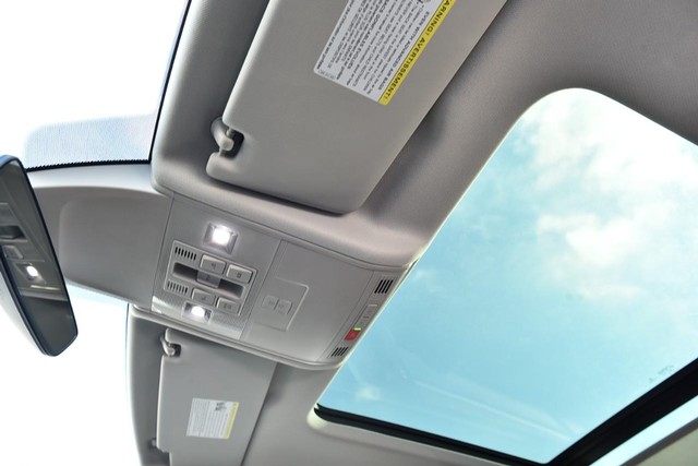 Volkswagen Tiguan Vehicle Image 21