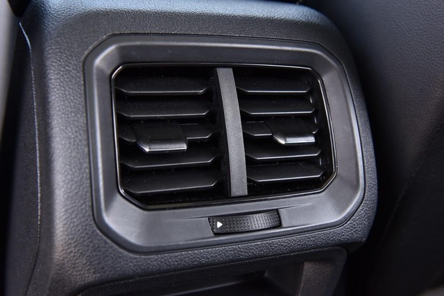 Volkswagen Tiguan Vehicle Image 23