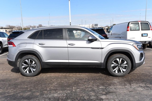 Volkswagen Atlas Cross Sport Vehicle Image 05