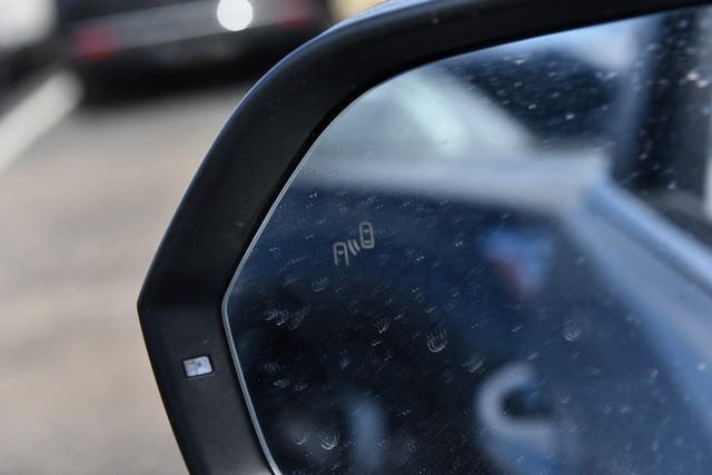 Volkswagen Atlas Cross Sport Vehicle Image 09