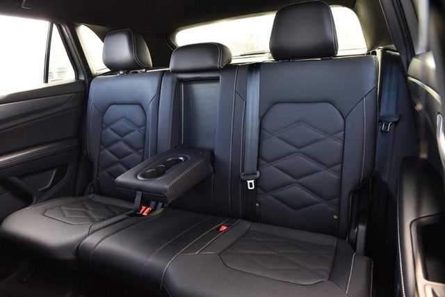 Volkswagen Atlas Cross Sport Vehicle Image 20