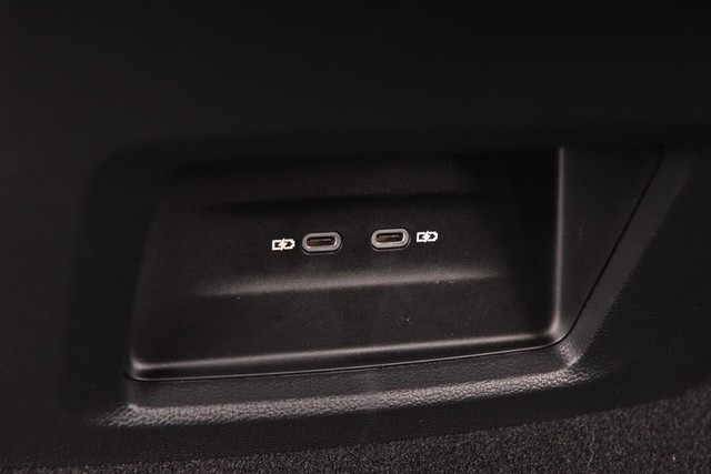 Volkswagen Atlas Cross Sport Vehicle Image 22