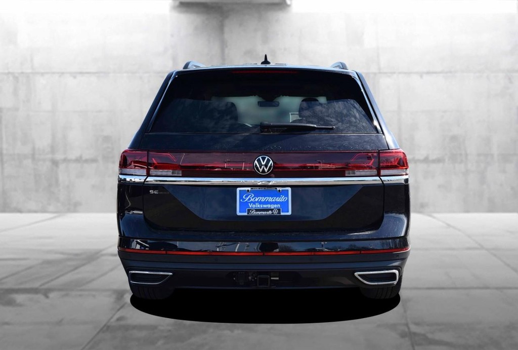 Volkswagen Atlas Vehicle Full-screen Gallery Image 6