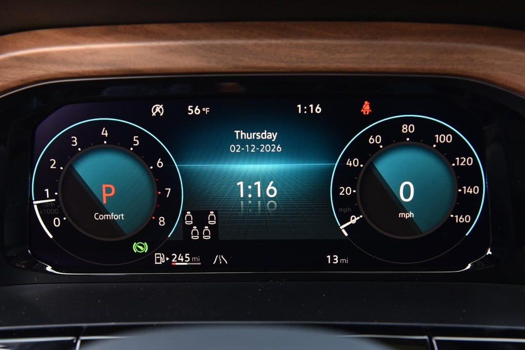 Volkswagen Atlas Vehicle Full-screen Gallery Image 12