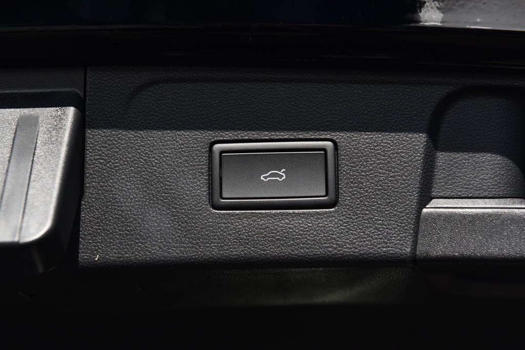 Volkswagen Atlas Vehicle Full-screen Gallery Image 27